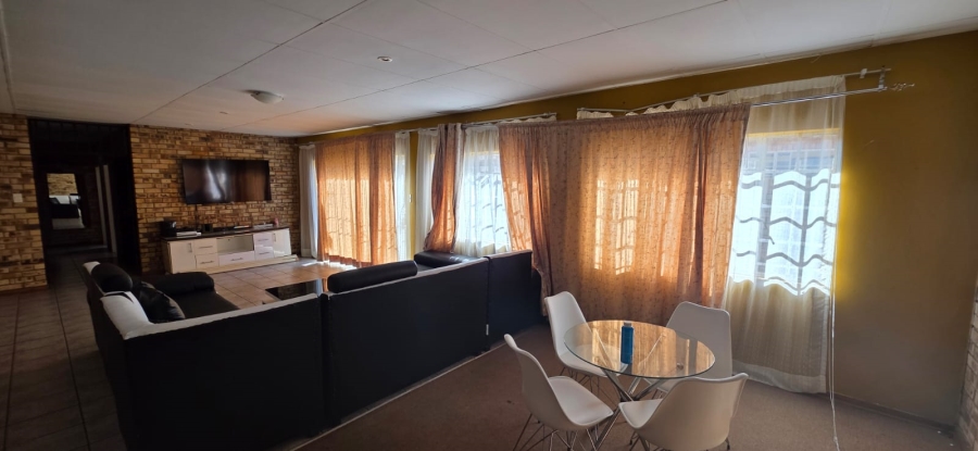 4 Bedroom Property for Sale in Kannoniers Park North West